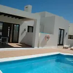 Ereza Buganvillas וילה
