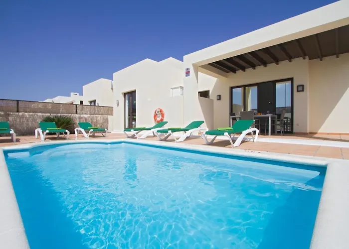 וילה Ereza Buganvillas