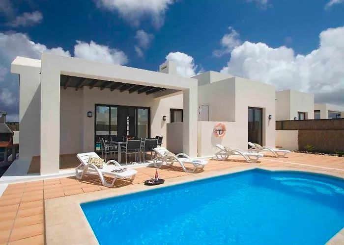 Ereza Buganvillas *