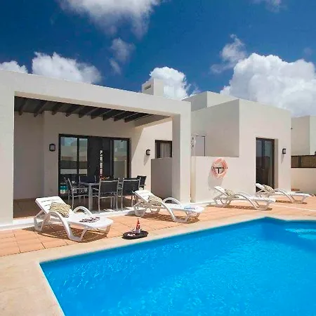 Ereza Buganvillas *